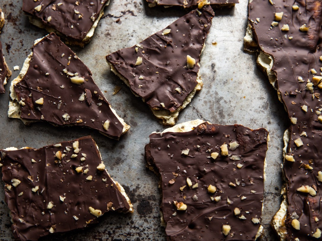 20161208-chocolate-crack-bark-vicky-wasik-1